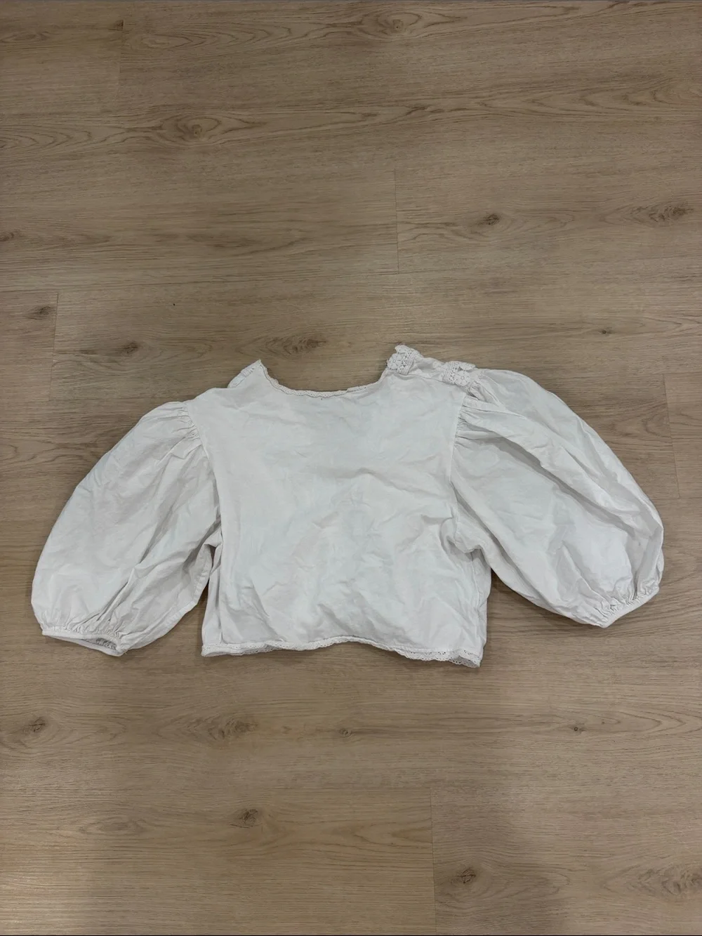 Zara small White Cropped Eyelet Lace Blouse